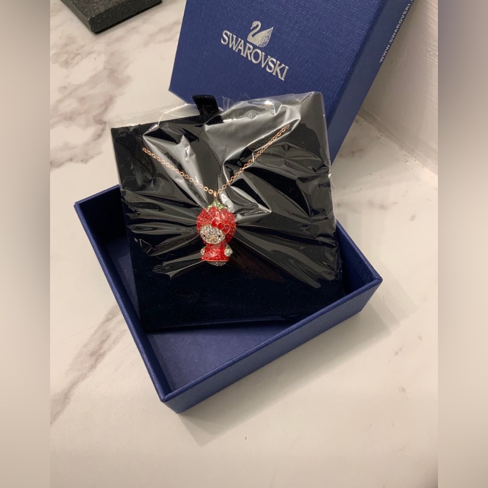 Hello kitty strawberry crystal necklace
